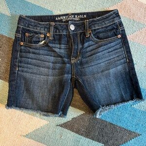 American Eagle 00 Dark Wash Raw Hem Denim Shorts